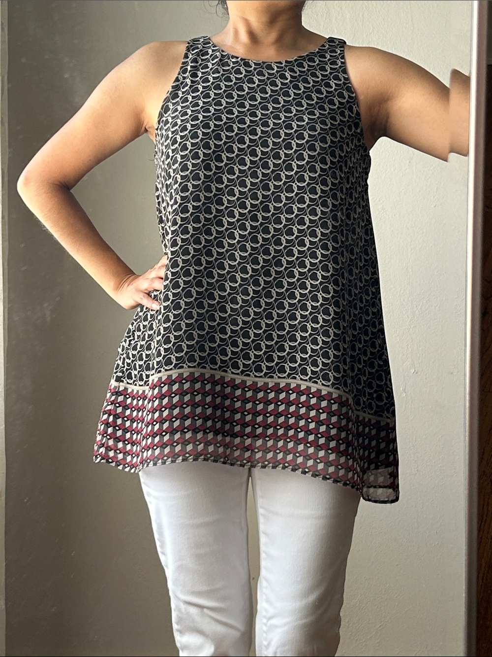 Max Studio Black Printed Sleeveless Tank with Burgundy-Patterned Hem